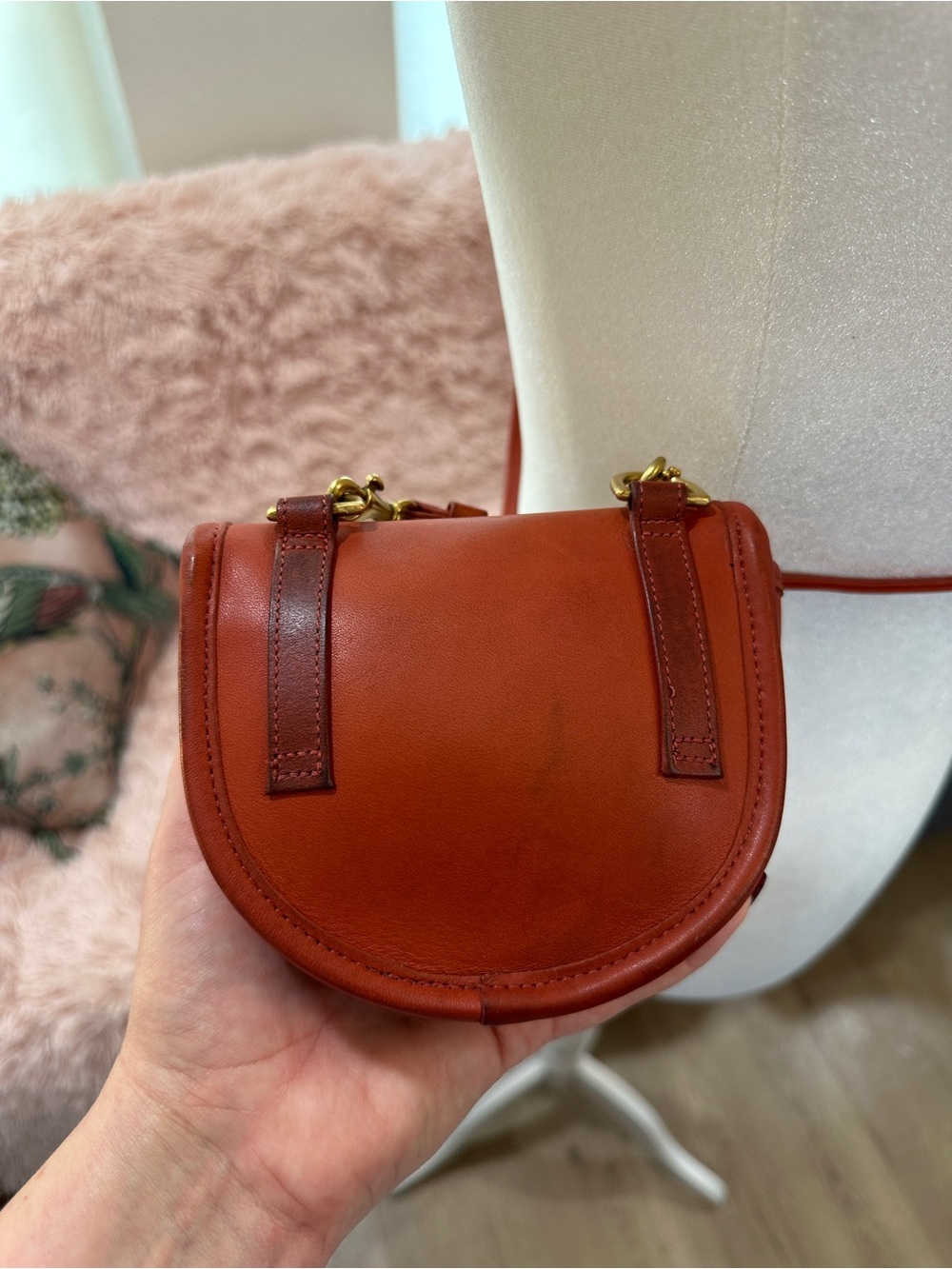 Vintage Coach Orange Small Half Moon Crossbody Bag Gold Hardware Style K4G‑9826 - Picture 4 of 8